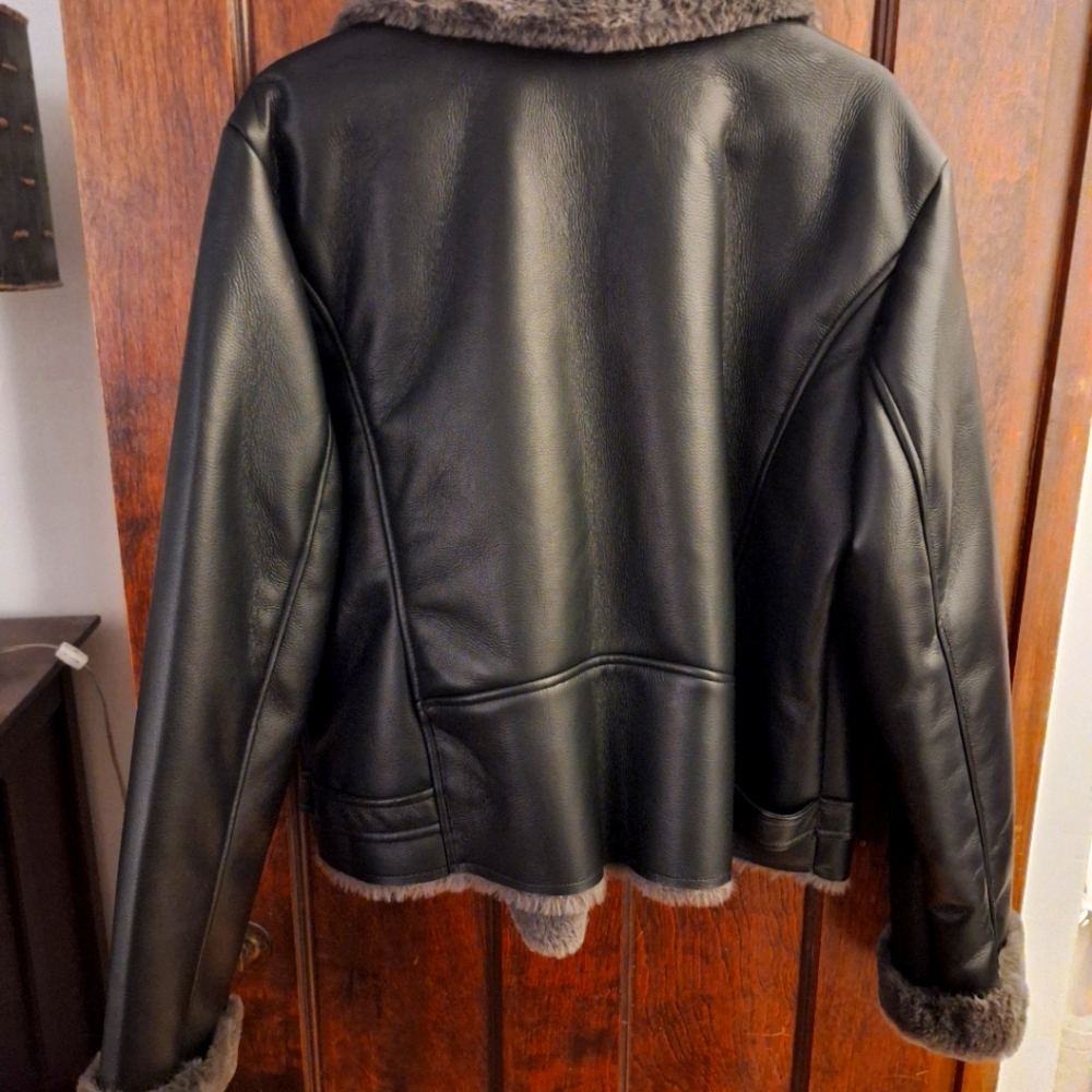 Women's Ana Pleather Jacket Black with Gray Faux Fur Lining Size XL  Never Worn